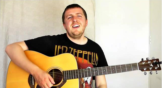Yellow – Coldplay – Video Still